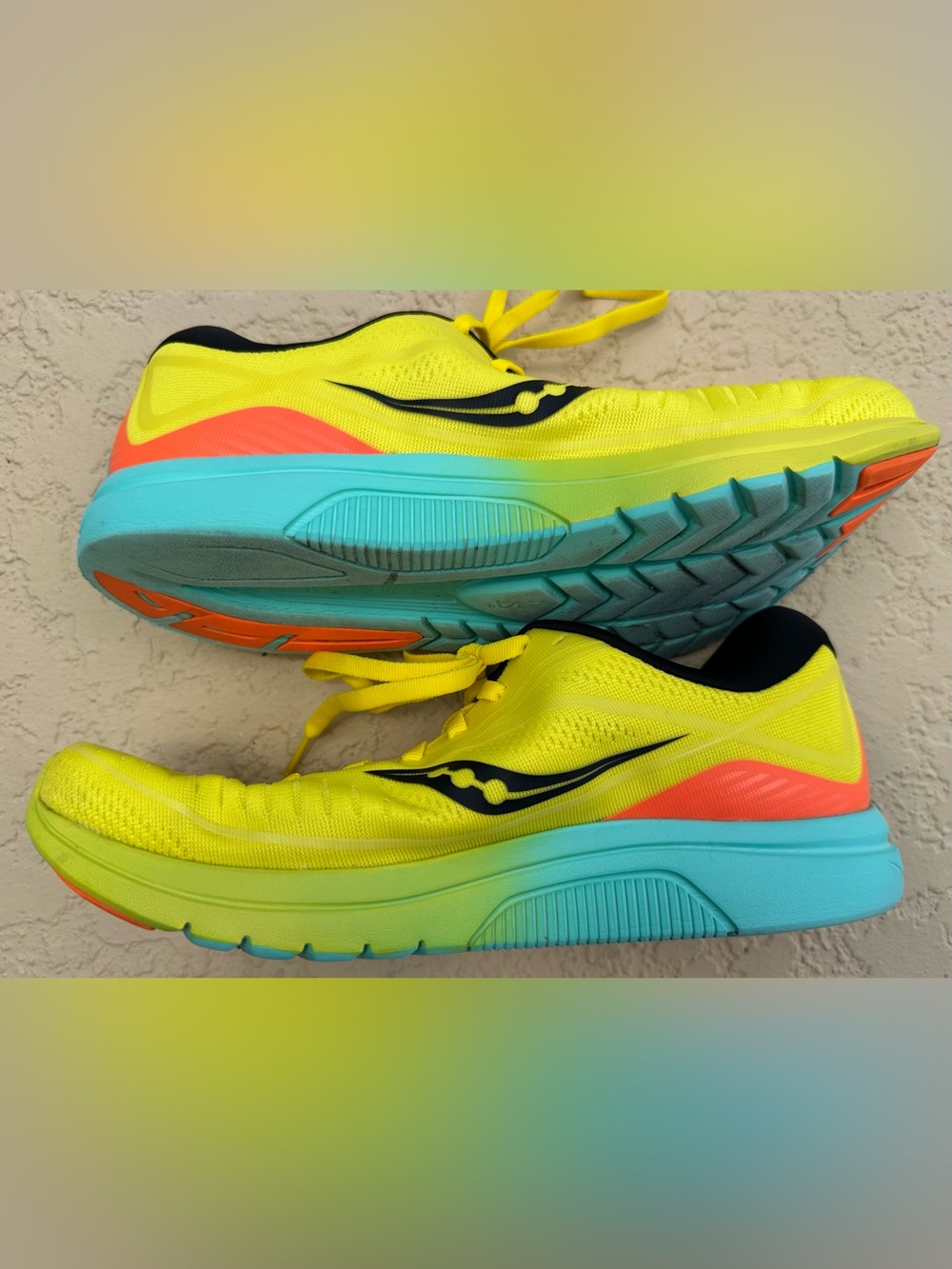 Saucony Kinvara 10 Neon Yellow NYC Marathon Edition Running Shoes Size 9.5 VGC - Picture 12 of 14